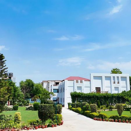 Pink Villa Boutique Hotel Meerut Exteriör bild