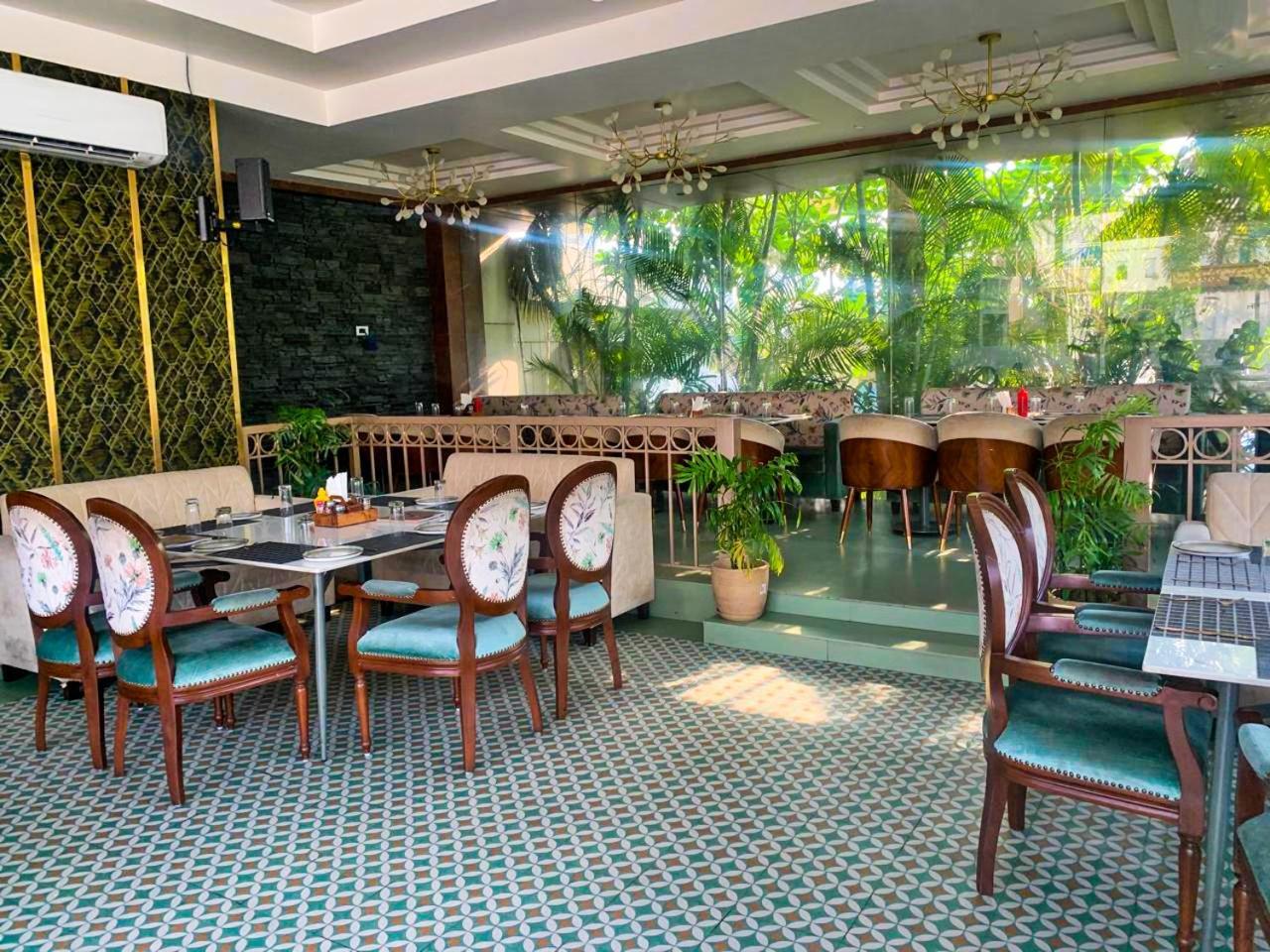 Pink Villa Boutique Hotel Meerut Exteriör bild
