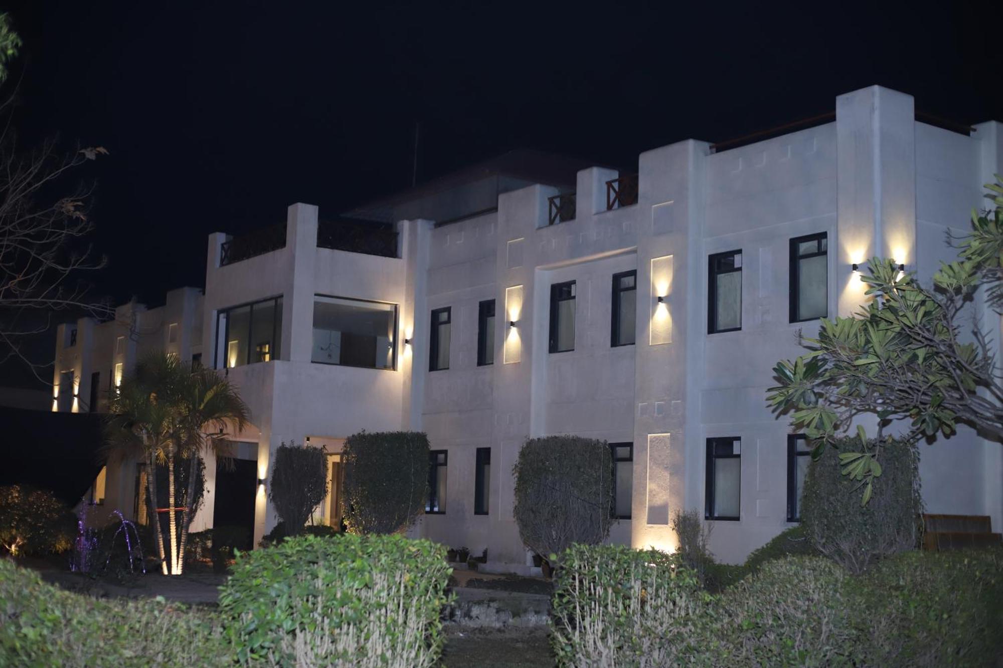 Pink Villa Boutique Hotel Meerut Exteriör bild